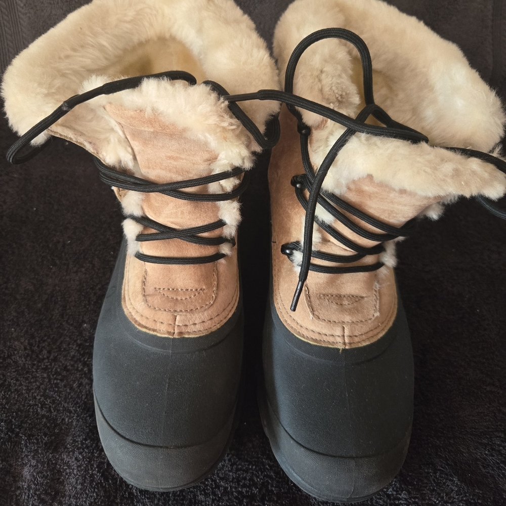 Womens Sorel Snow Angel boots sz 9